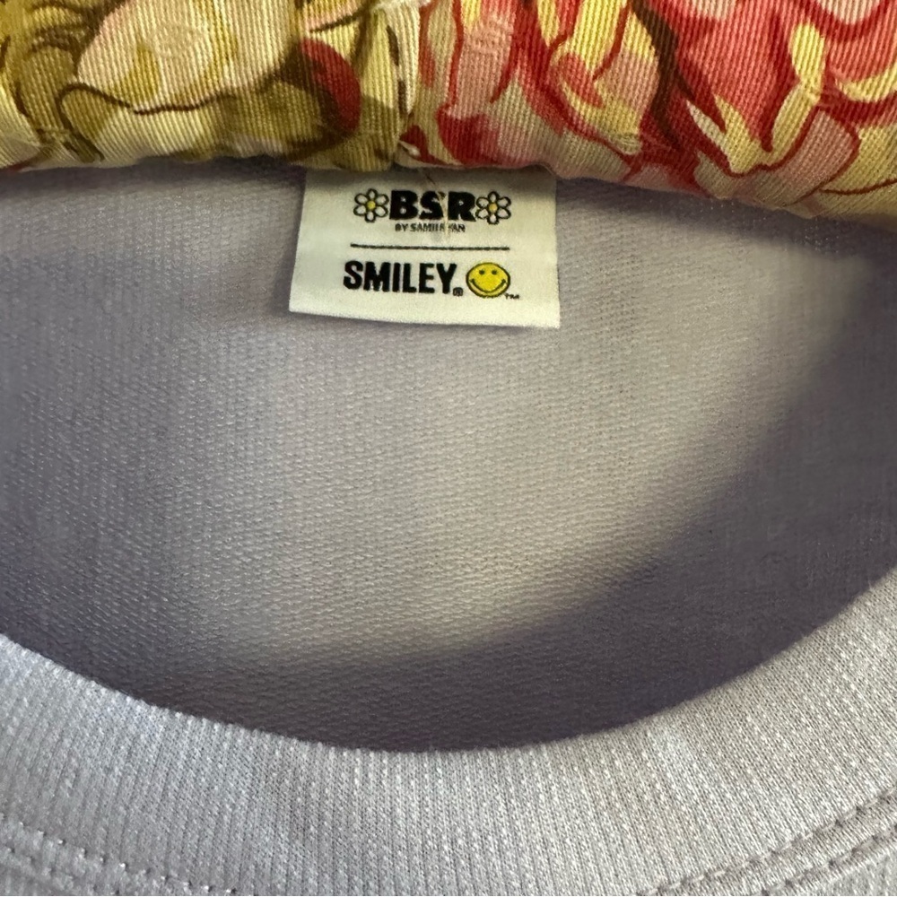 Samii Ryan Lavender Smiley Crop Tee NWT - Picture 6 of 6